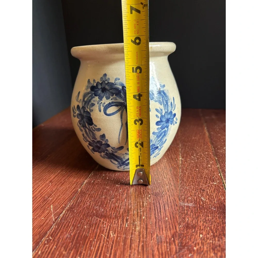 Casey Pottery Marshall Texas Hand Turned Stoneware Crock Blue Heart Wreath 6in